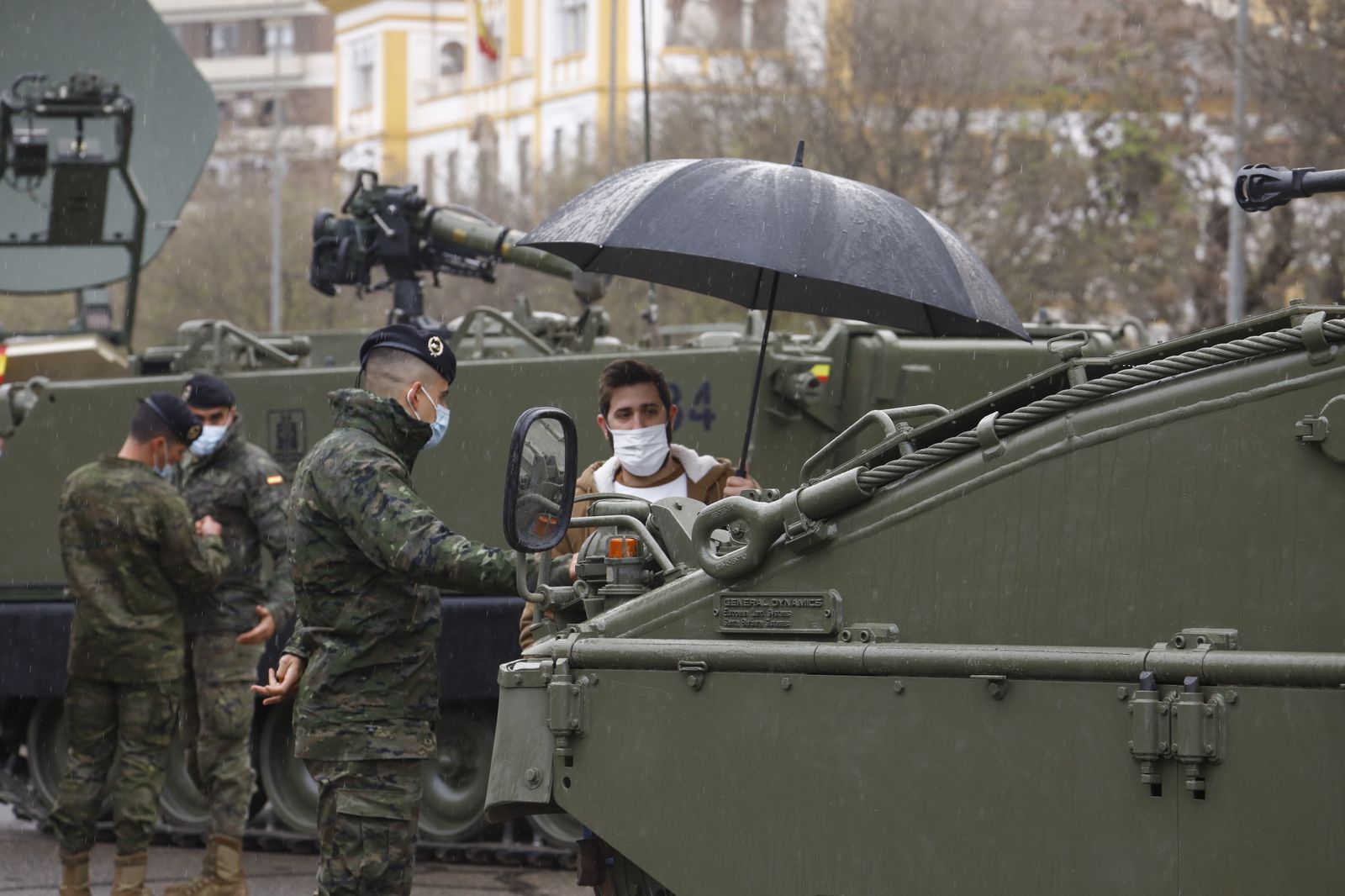 Las fotografías de la exposición de armamento de la Brigada de Córdoba