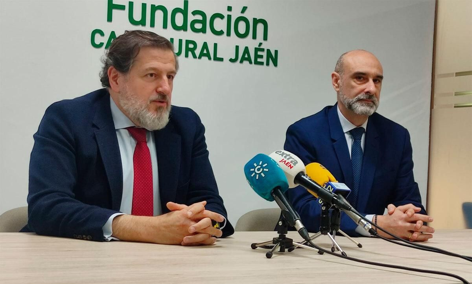 El gerente de la Fundación Caja Rural de Jaén, Luis Jesús García-Lomas, y el responsable del Área Social de la Fundación, Javier Rueda.