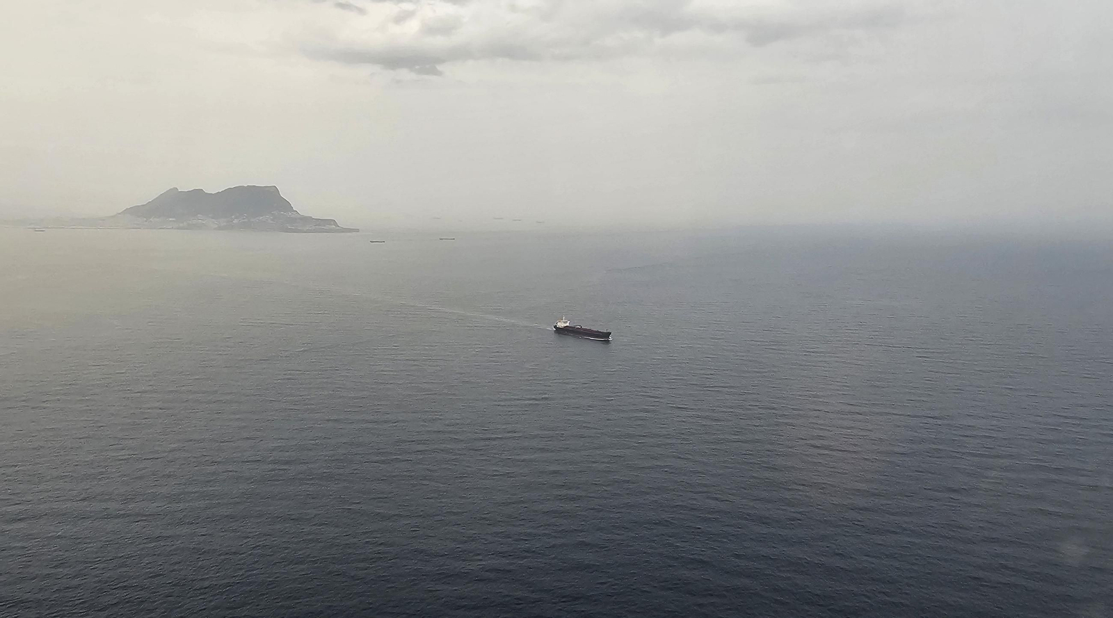 Las fotos del estrecho de Gibraltar, a vista de helicóptero: Ceuta y la bahía de Algeciras