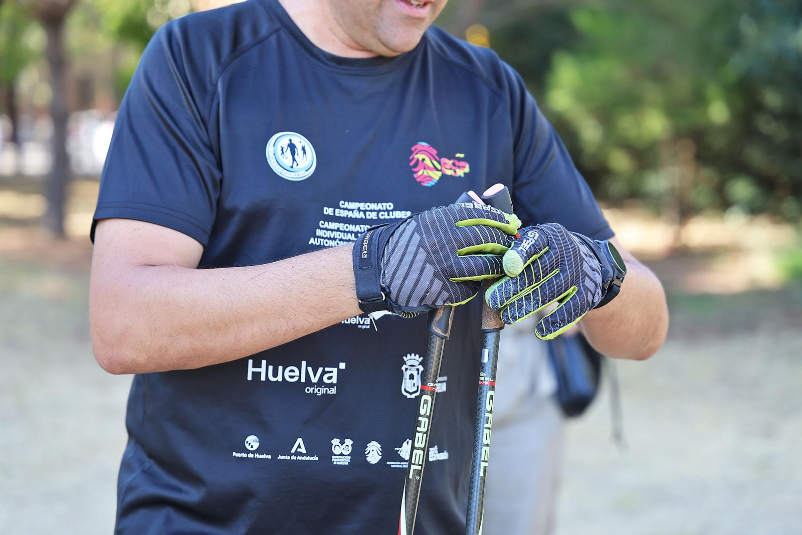 Imágenes de un entrenamiento de marcha nórdica del CD Multideportes