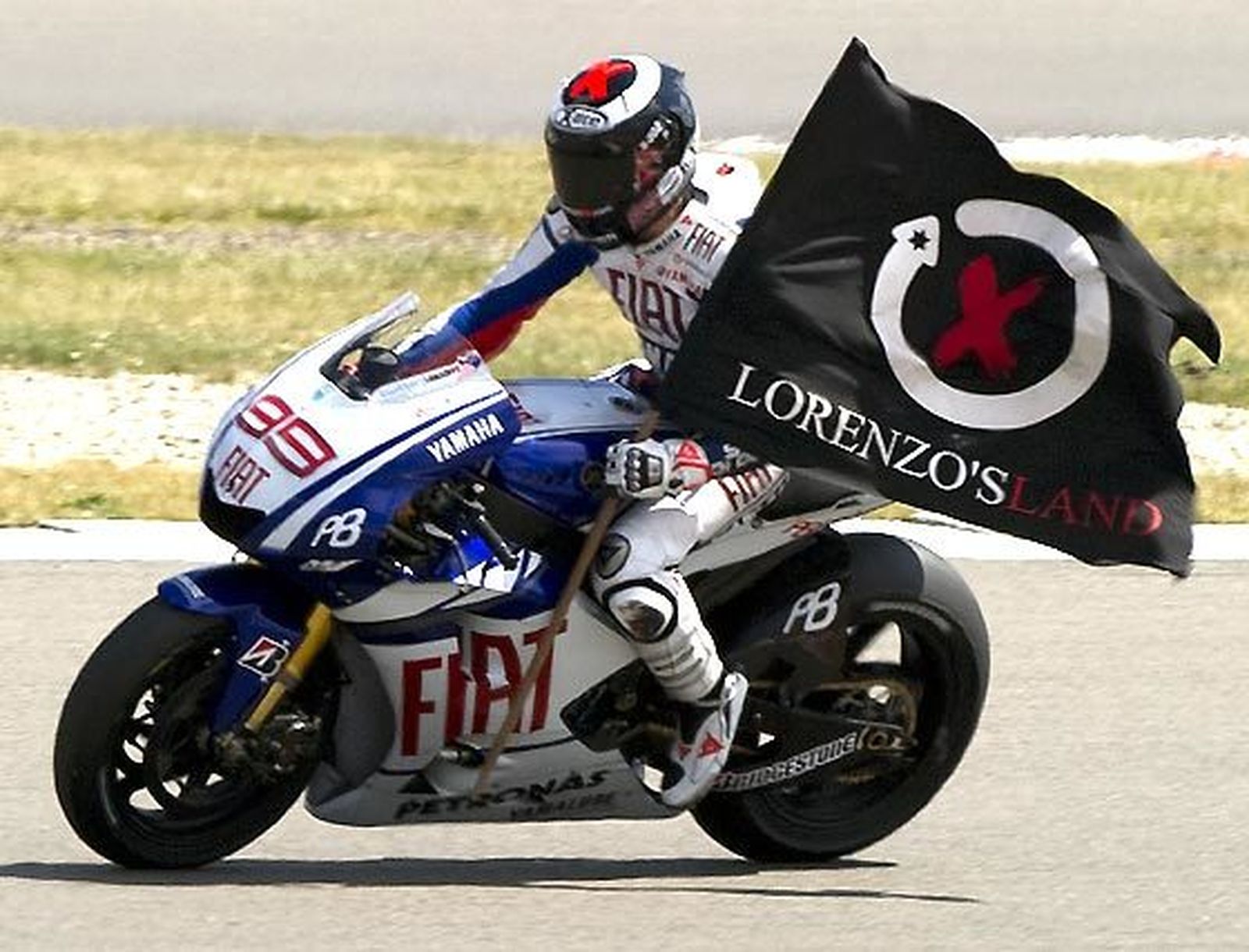 Jorge Lorenzo (Yamaha) celebra su victoria en Assen, en el Gran Premio de Holanda.  Foto: Efe / Afp Photo / Reuters