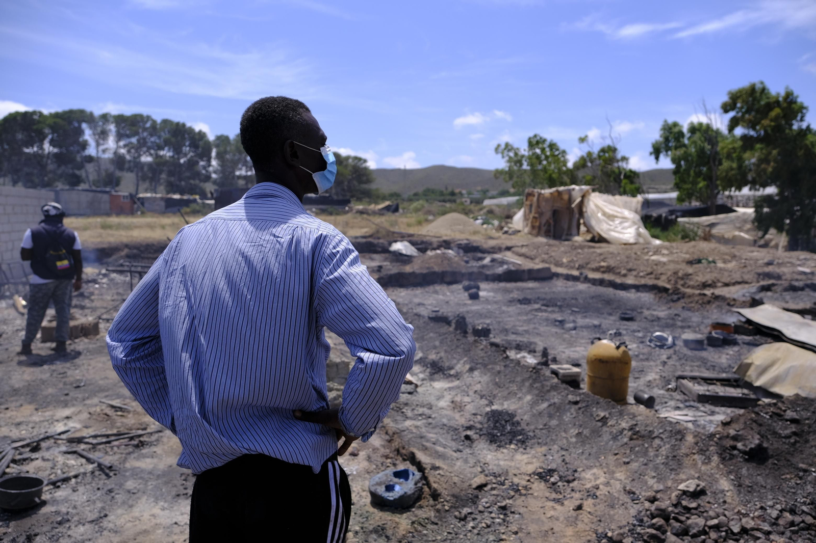 Fotogalería incendio asentamiento de chabolas en Atochares-Níjar (Almería)
