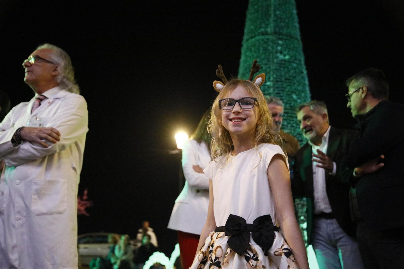 Las imágenes del encendido de la iluminación navideña en el Hospital Torrecárdenas de Almería