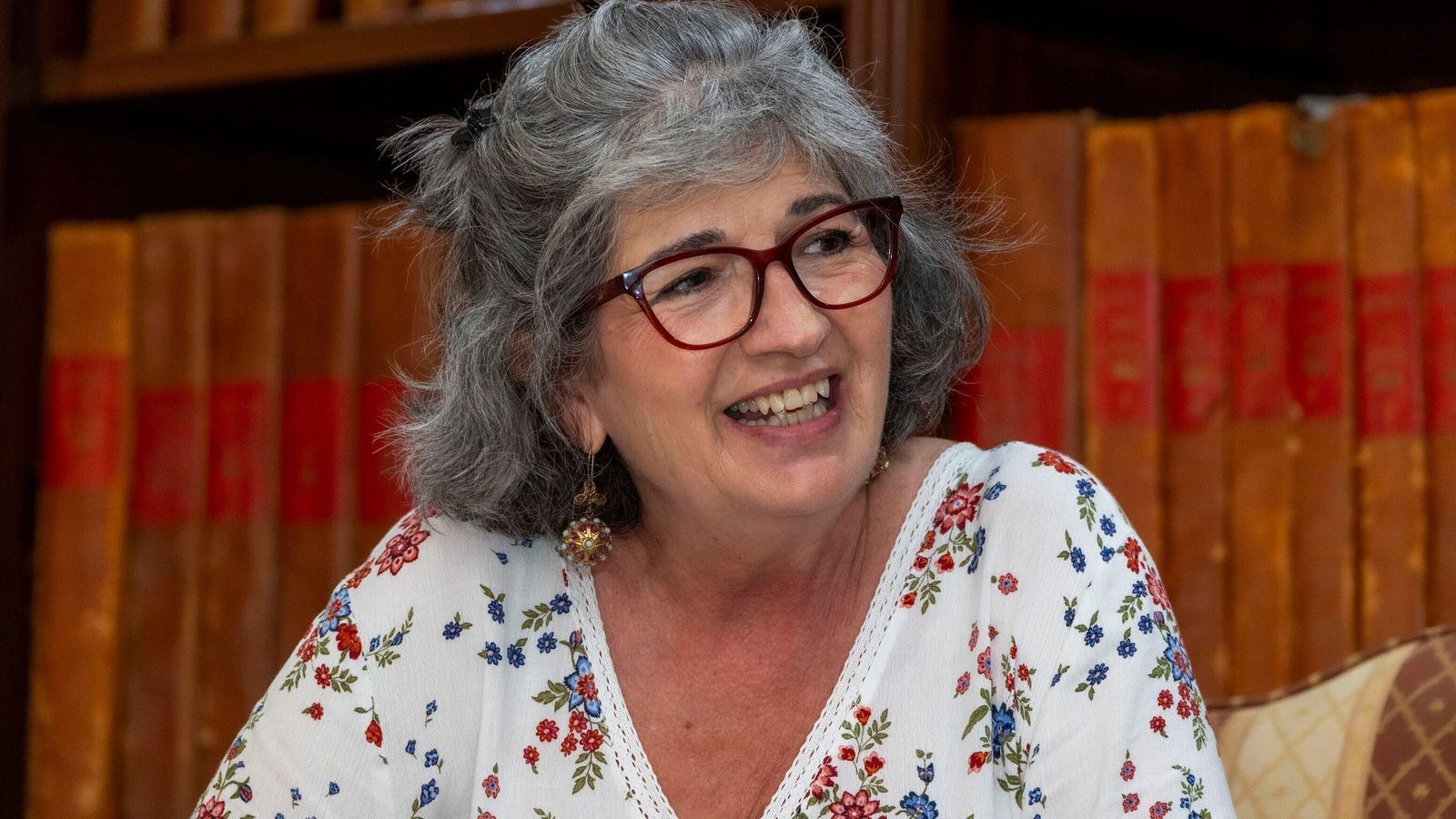 Pilar González durante la entrevista en la hemeroteca de Diario de Cádiz.