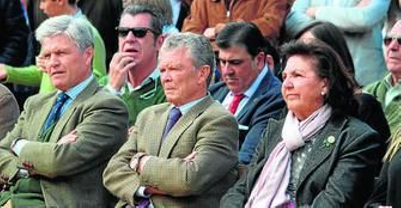 1. La familia Espartaco y Pereda. 2. Antonio Ruiz descubre el azulejo.  3. Juan Antonio Espartaco toreando de paisano. 4. Juan Antonio Espartaco, de paisano ante la erala . 5. José Luis Pereda dirigiendo sus palabras al homenajeado.  6. El empresario Carlos Pereda y el banderillero Raúl Corralejo.  7. El periodista y apoderado Rafael Moreno durante su intervención.  8. Carlos Pereda, Rafael Moreno, José Luis Pereda, Juan Antonio Espartaco, el rejoneador Andrés Romero y Óscar Polo.  9. Antonio Espartaco junto a su esposa e hijo Juan Antonio.