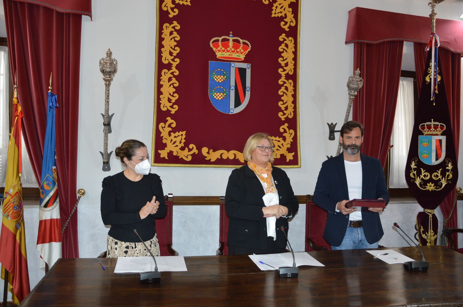 Acto de entrega de las tapas donde José Luis Carrillo guardará su exaltación.
