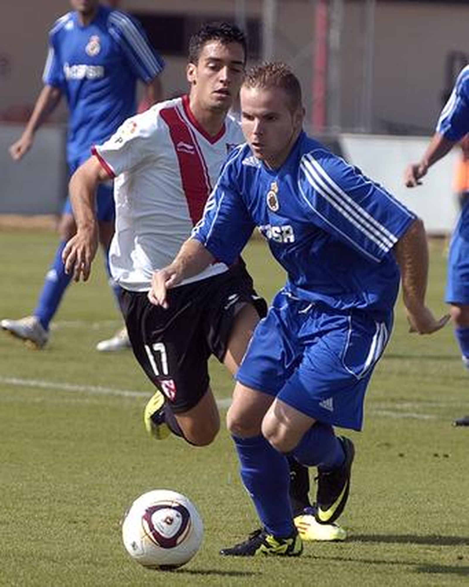 La Balona golea al Sevilla Atlético y es más líder. 

Foto: Manuel Gomez