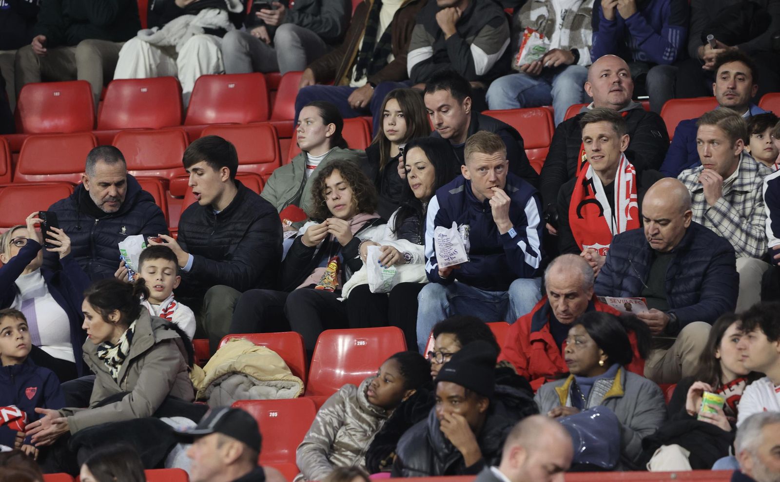 Búscate en el partido Sevilla Valencia