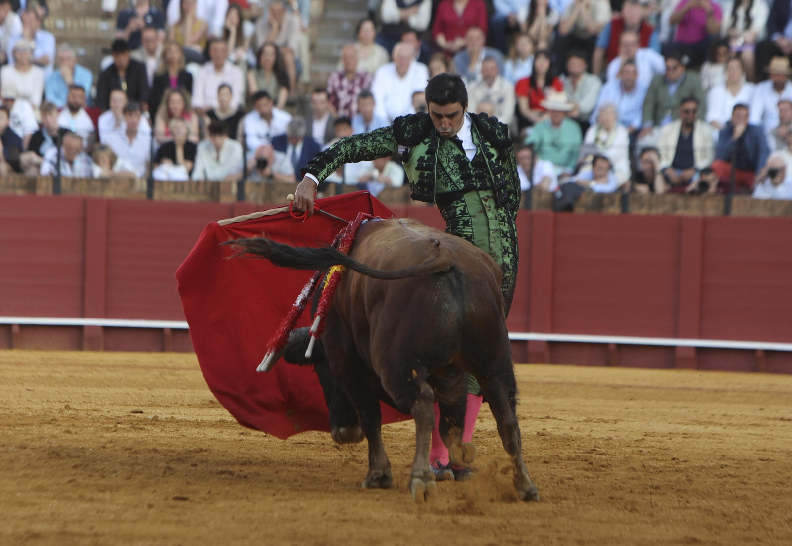 Las mejores fotos de la corrida de toros de Miguel Ángel Perera, Paco Ureña y Borja Jiménez