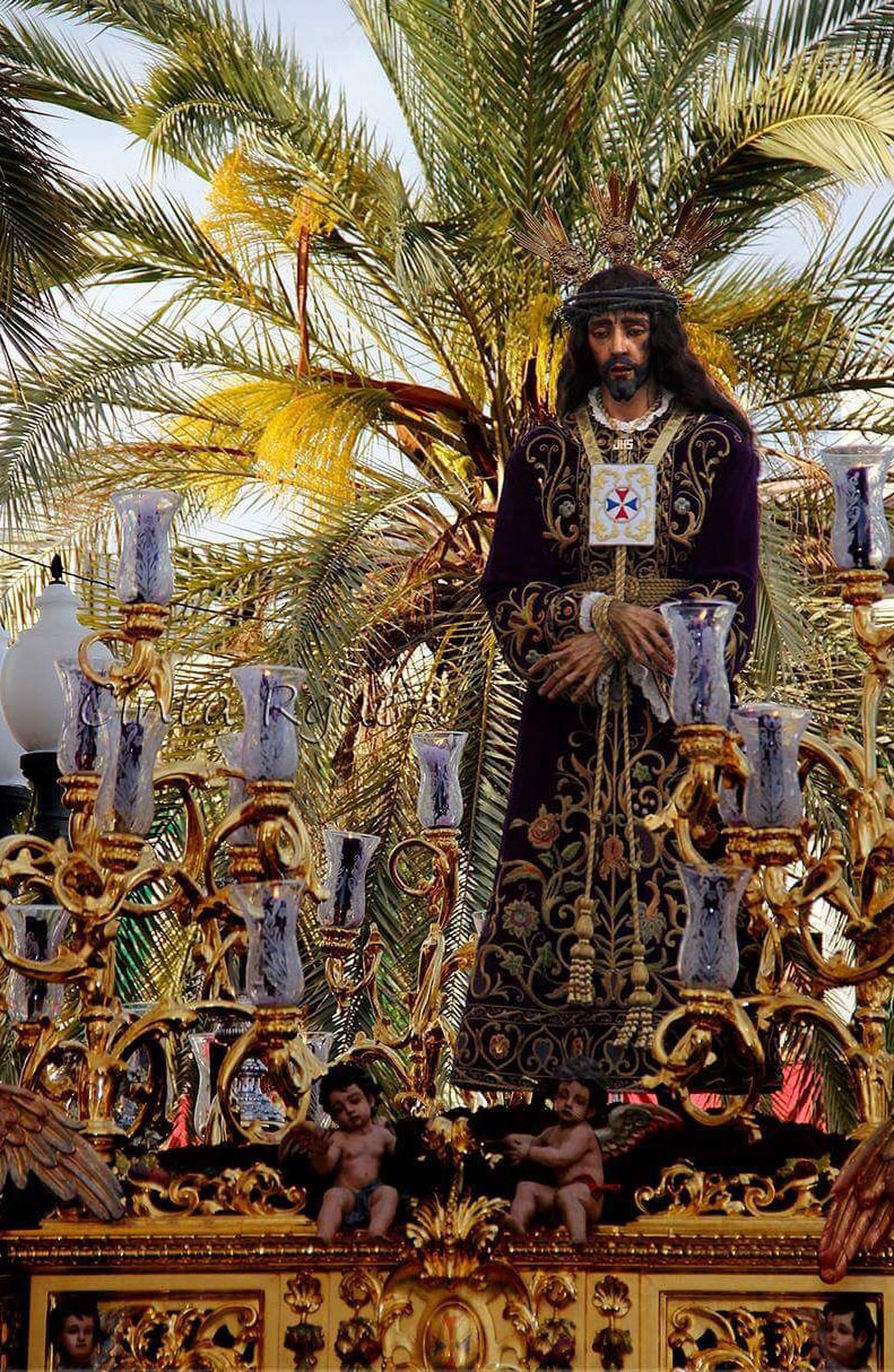 El Cautivo en procesión por Las Palmeras.