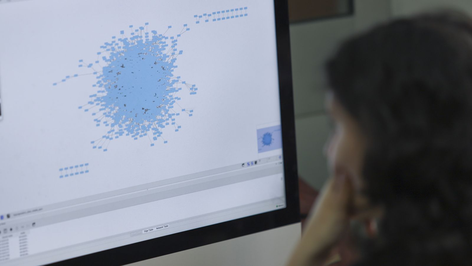 La investigadora Elena Díaz en el laboratorio.