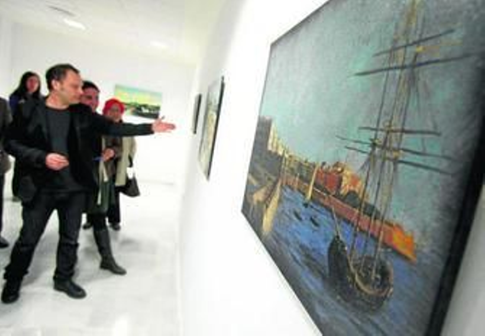 Manuel Rey Piulestán explica su obra. Manuel Rey Piulestán explica su obra.