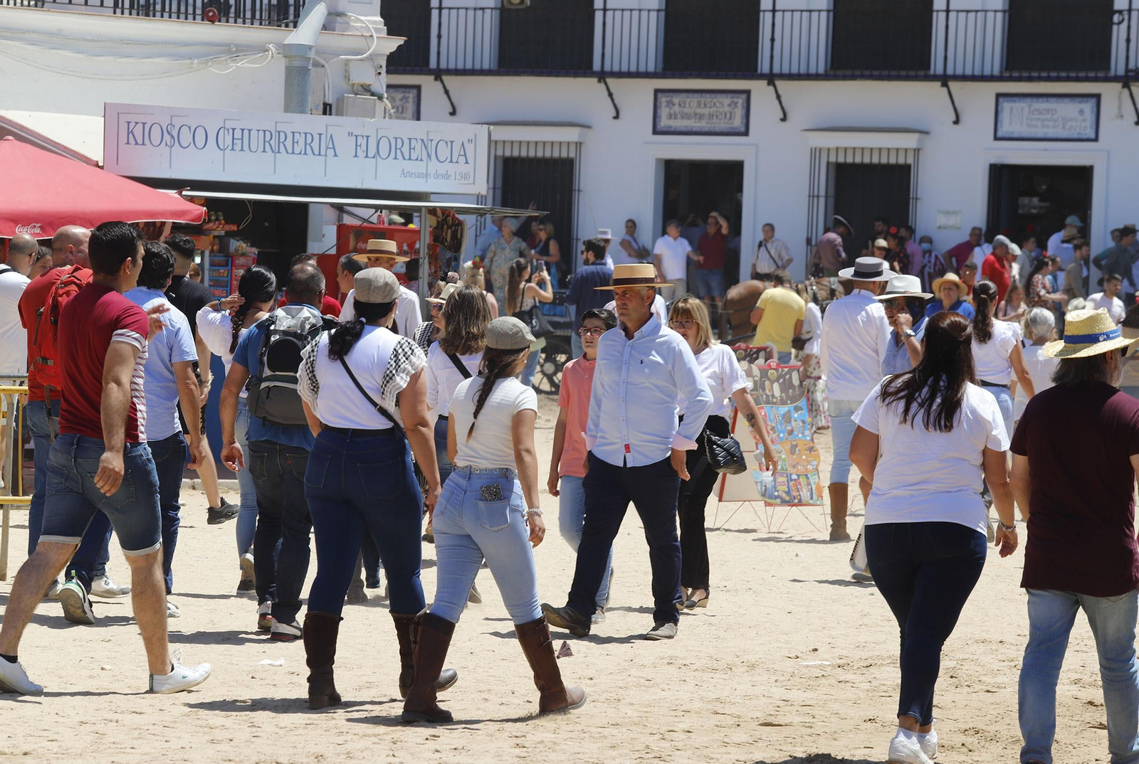 Ambiente en la aldea del Rocío en la jornada del sábado