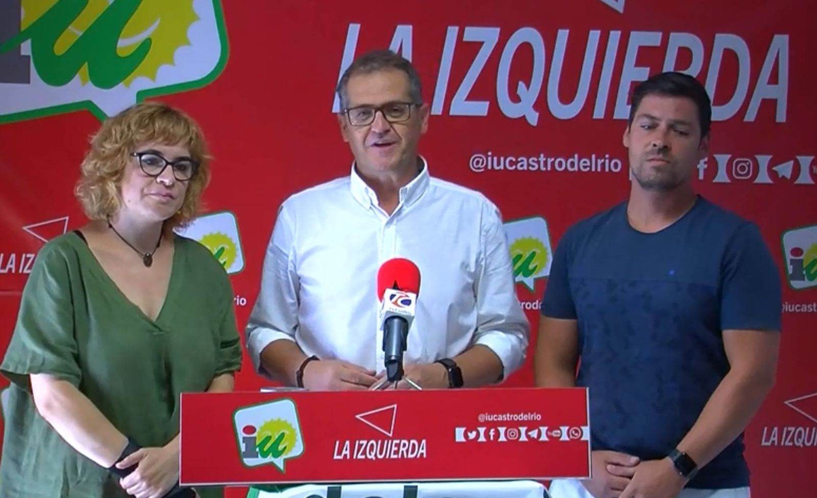 José Luis Caravaca, en el centro, durante una comparecencia.