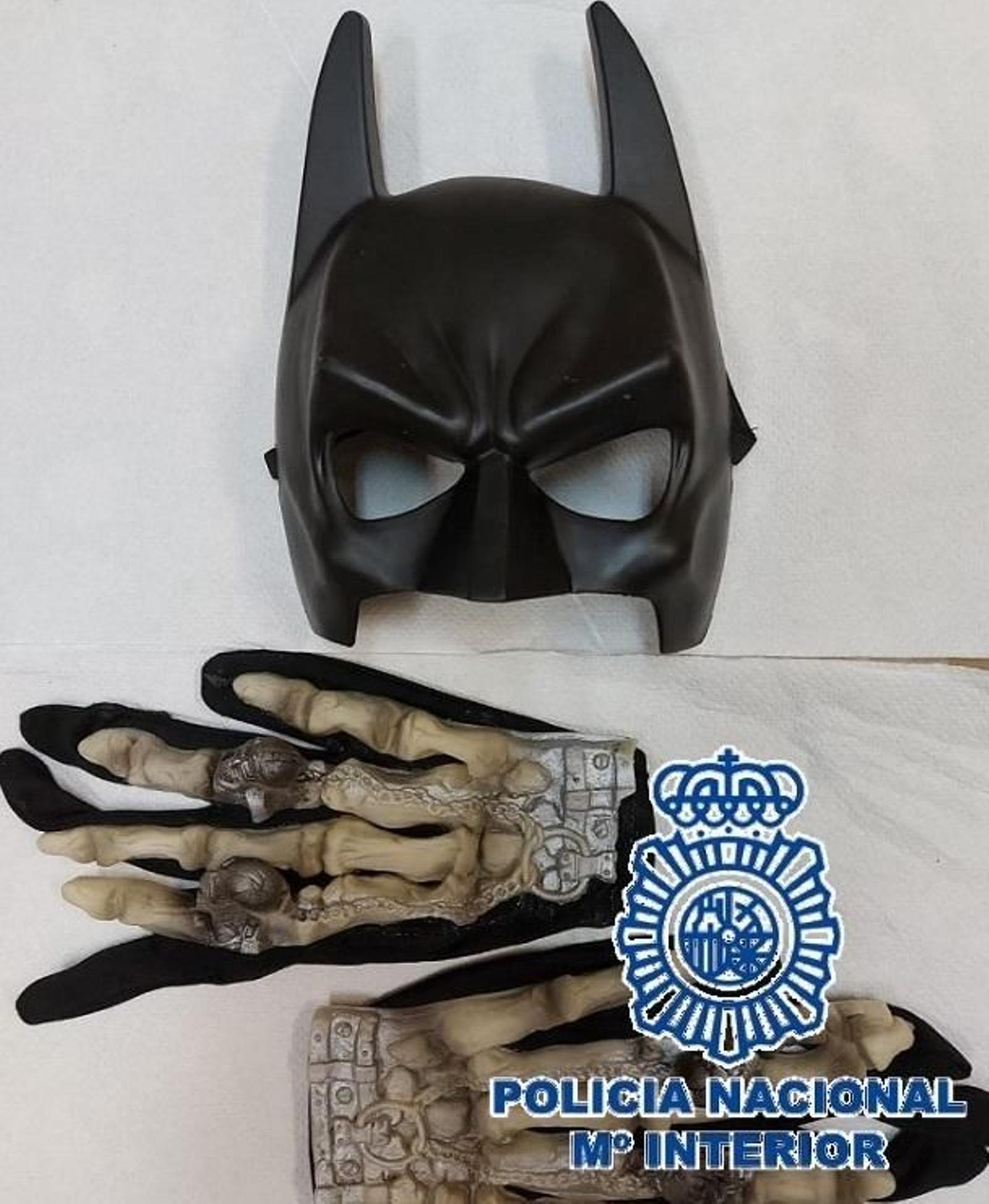 Material intervenido al presunto atracador