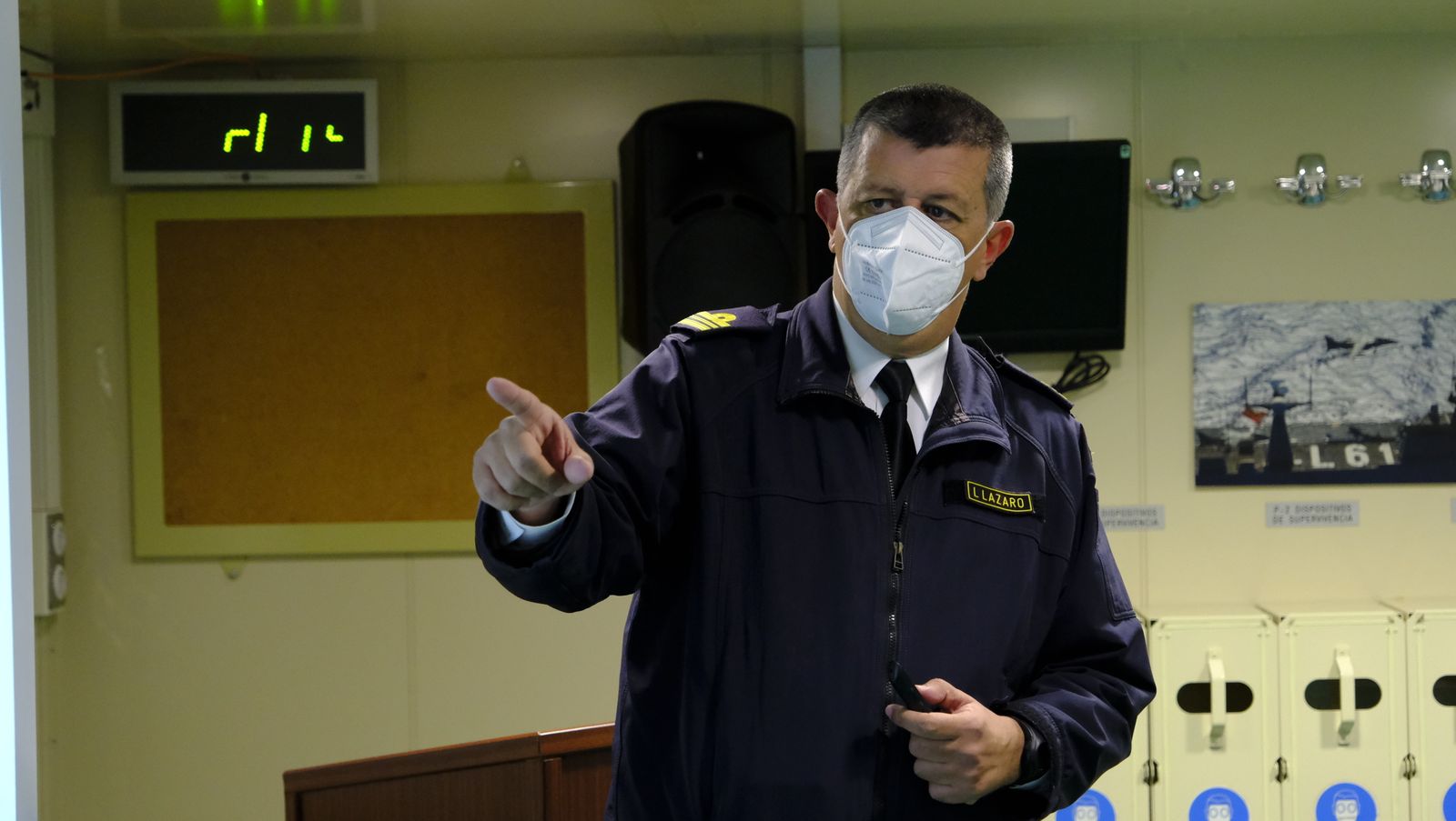 Fotogalería de la visita al portaaviones Juan Carlos I. Puerto de Almería.