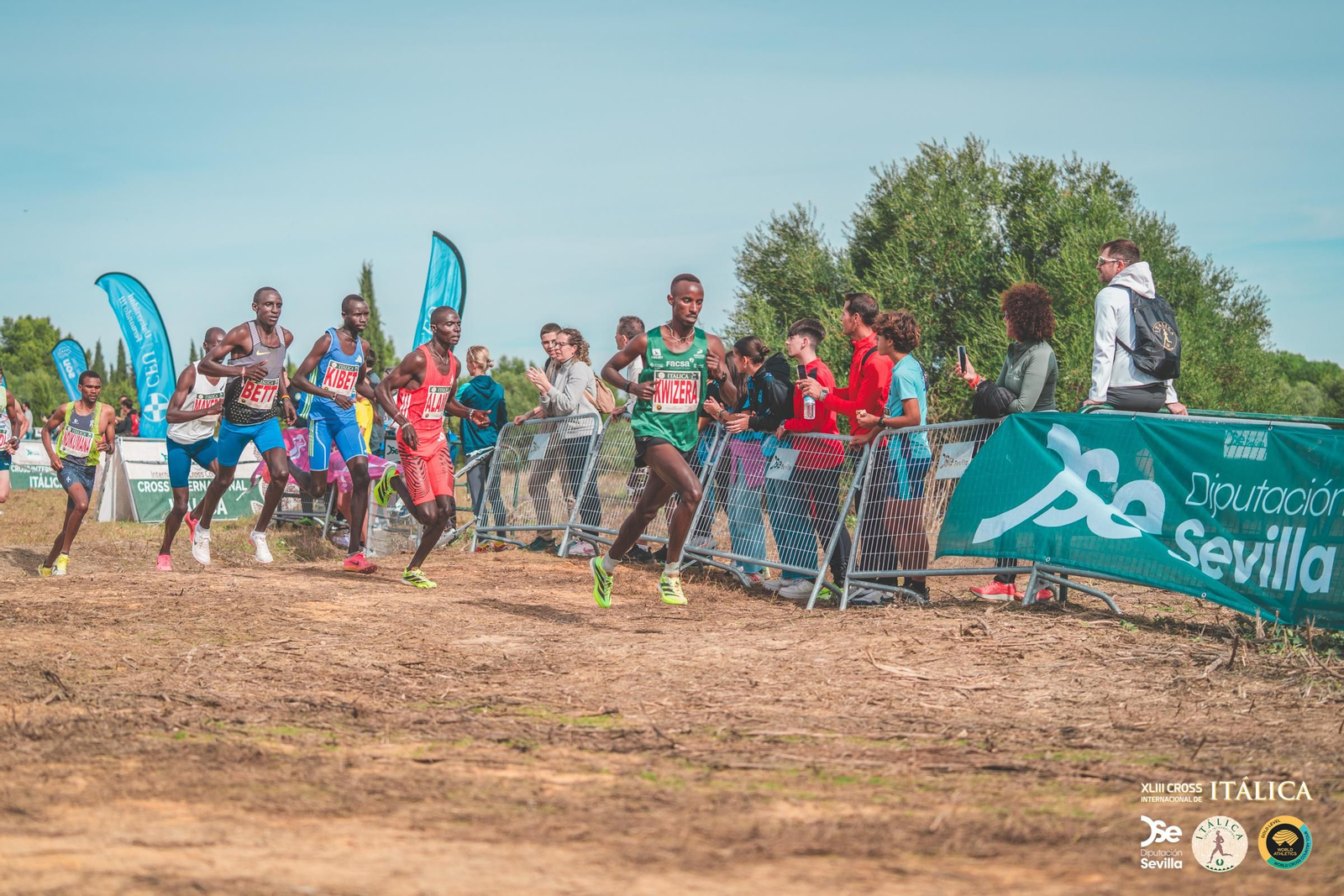 Búscate en las fotos del Cross de Itálica 2025 | 12