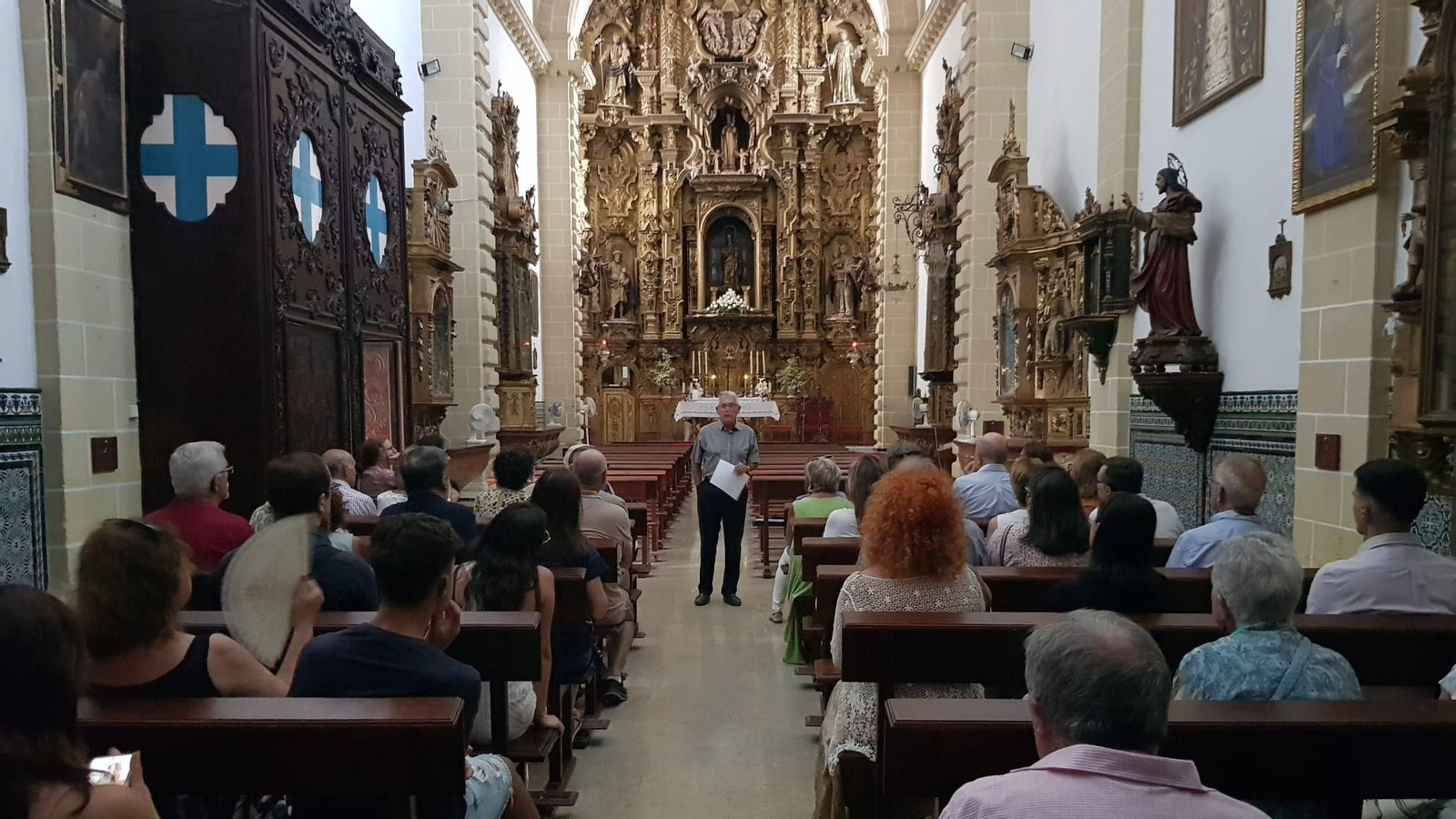 Una imagen de la iglesia de Las Concepcionistas, durante una de las visitas guiadas por el historiador del arte Francisco González Luque. Una imagen de la iglesia de Las Concepcionistas, durante una de las visitas guiadas por el historiador del arte Francisco González Luque.