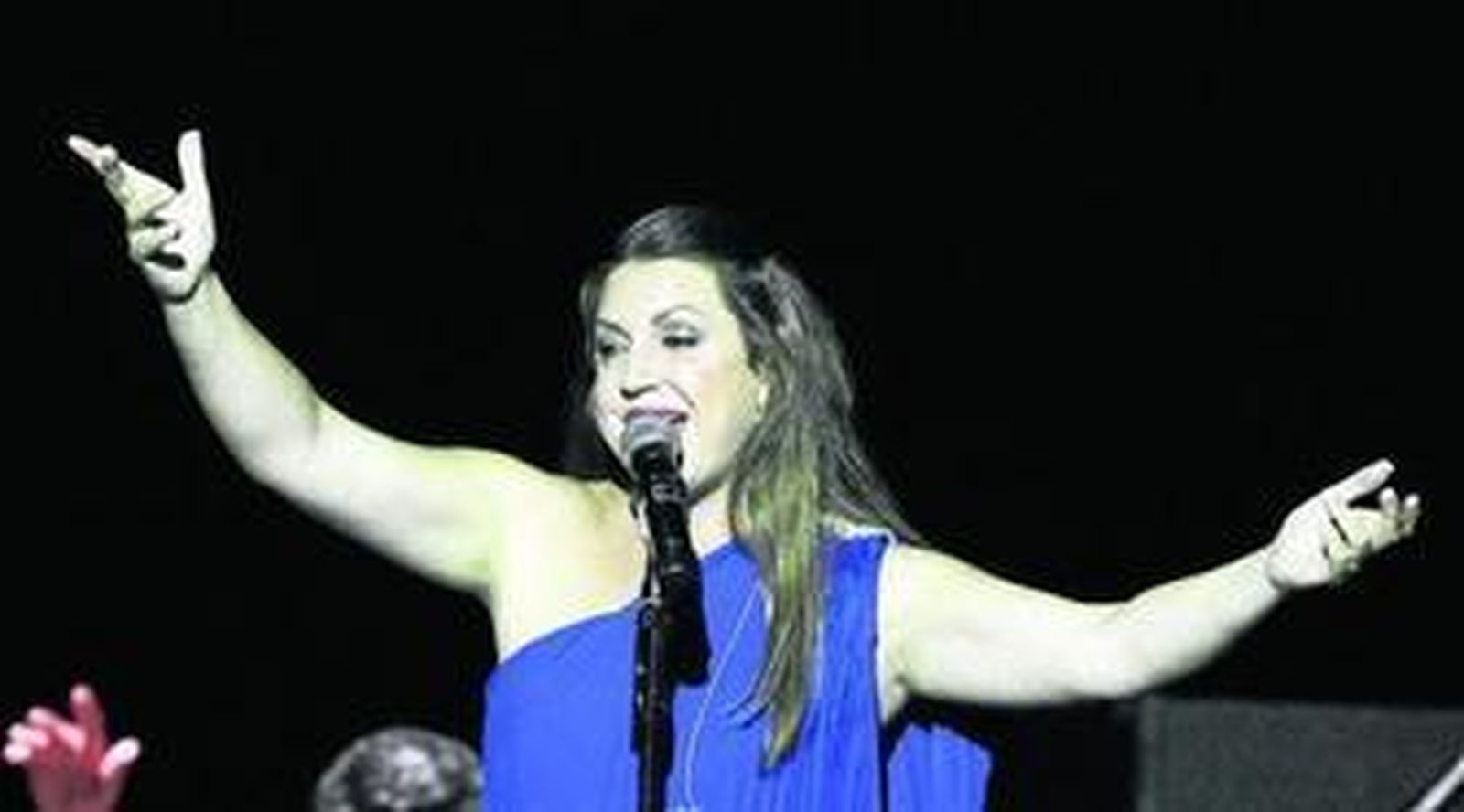 Niña Pastori actúa a partir de las 22:00 en el parque María Cristina.