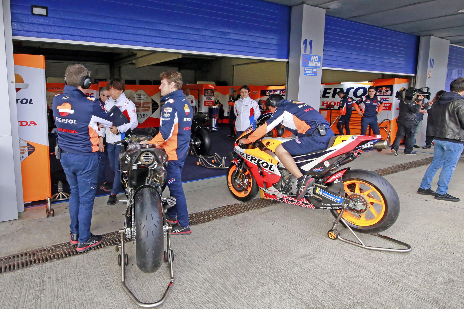 Primer día de los equipos de MotoGP en Jerez