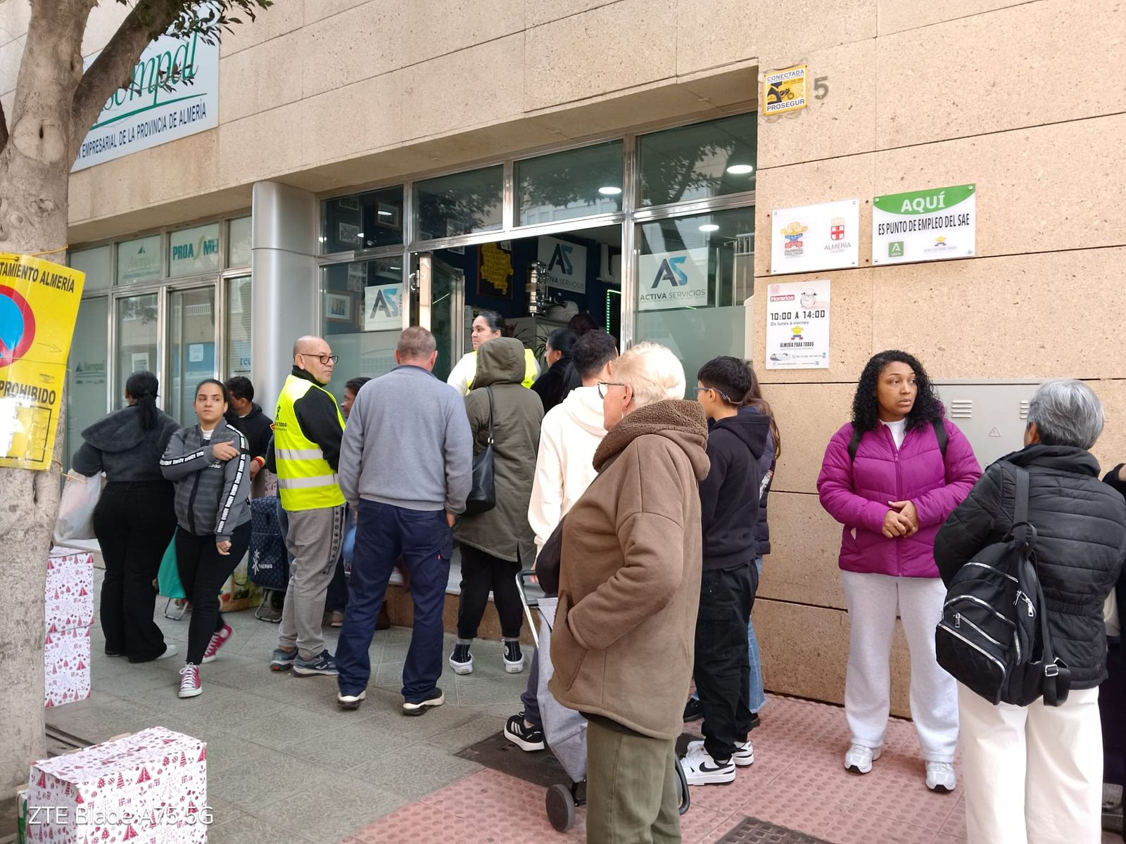 Esta asociación de colombianos de Almería celebra 20 años con 200 cestas de la compra a quienes más lo necesitan