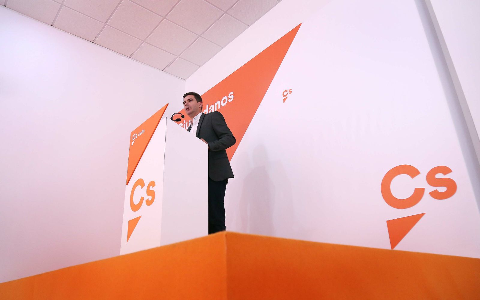 El portavoz provincial de Ciudadanos, Sergio Romero, durante una rueda de prensa.