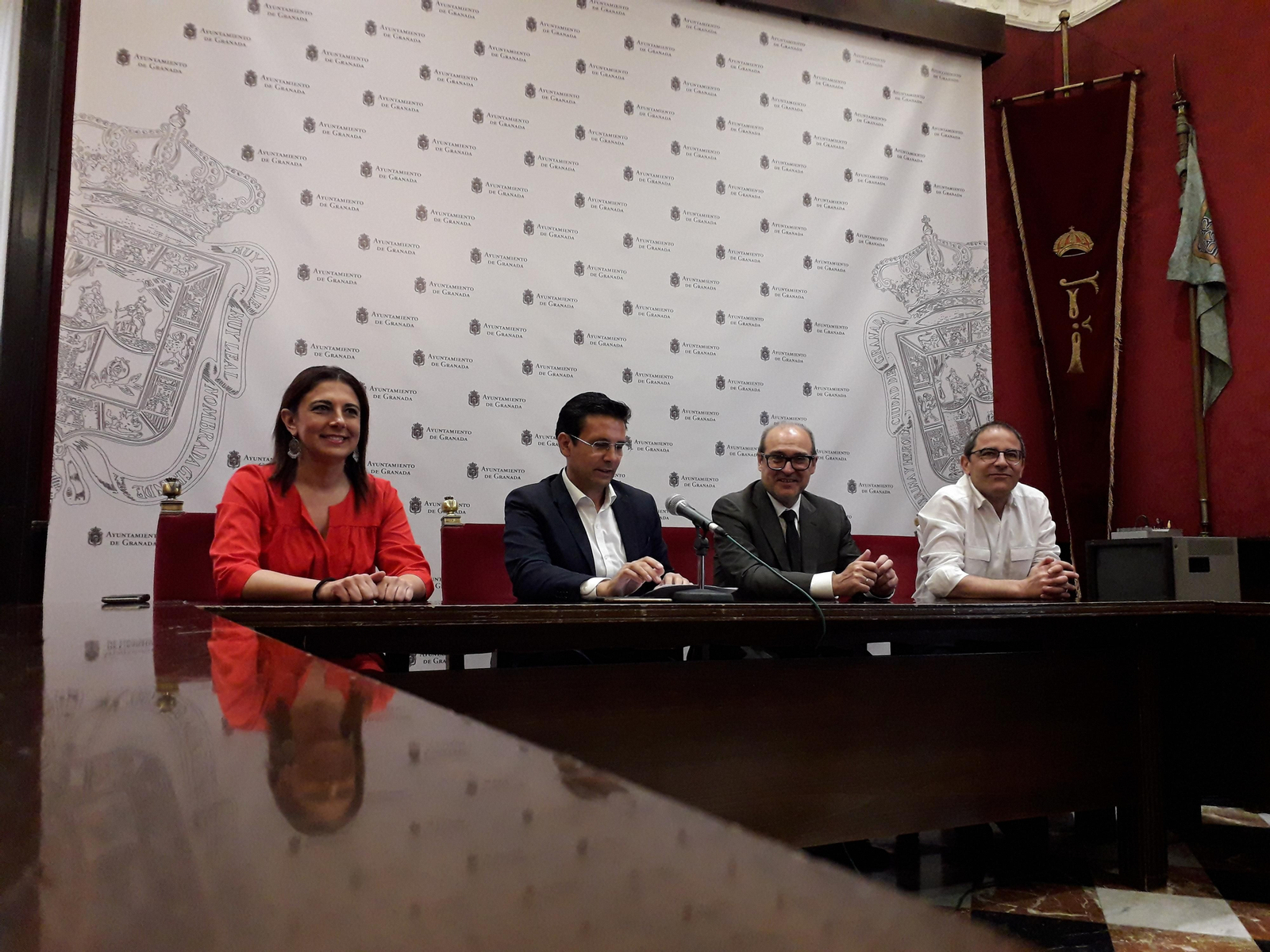 El PSOE insta a Vox a que se "retrate" y vote no en el pleno de organización municipal