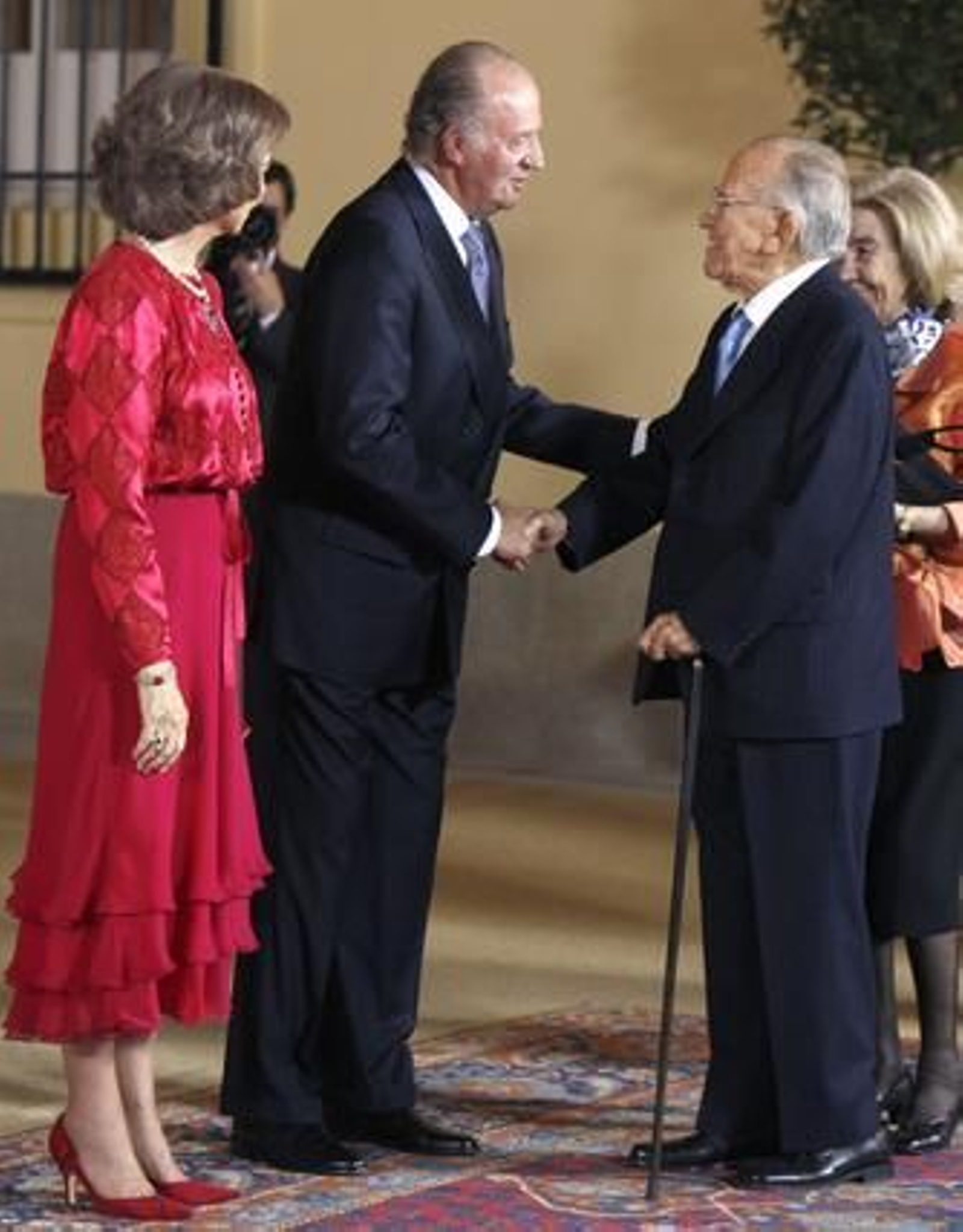 Santiago Carrillo junto a los Reyes.

Foto: Efe/Afp photo/Reuters