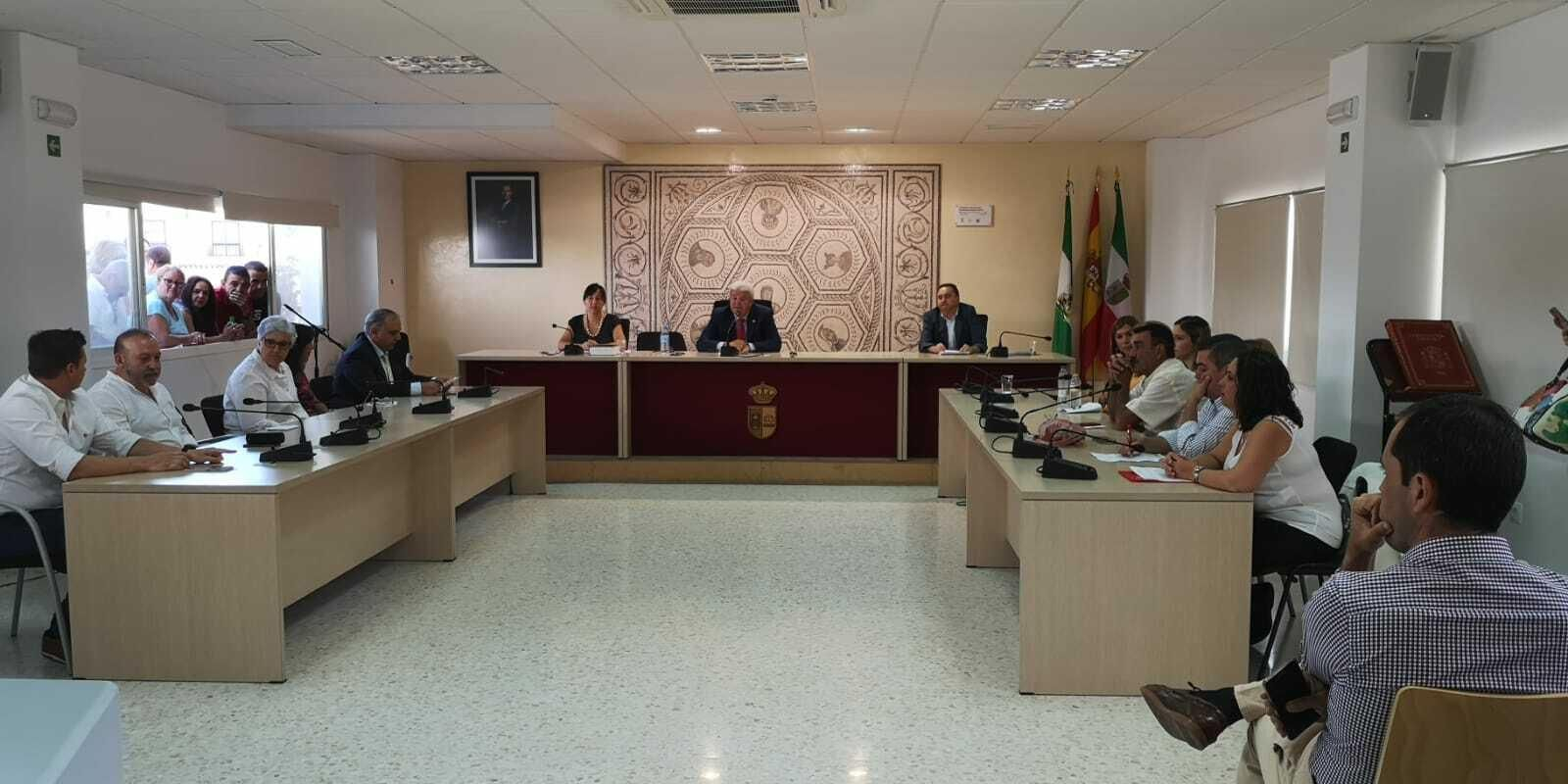 El Pleno del Ayuntamiento de Santiponce, presidido por Justo Delgado, de Andalucía por sí.