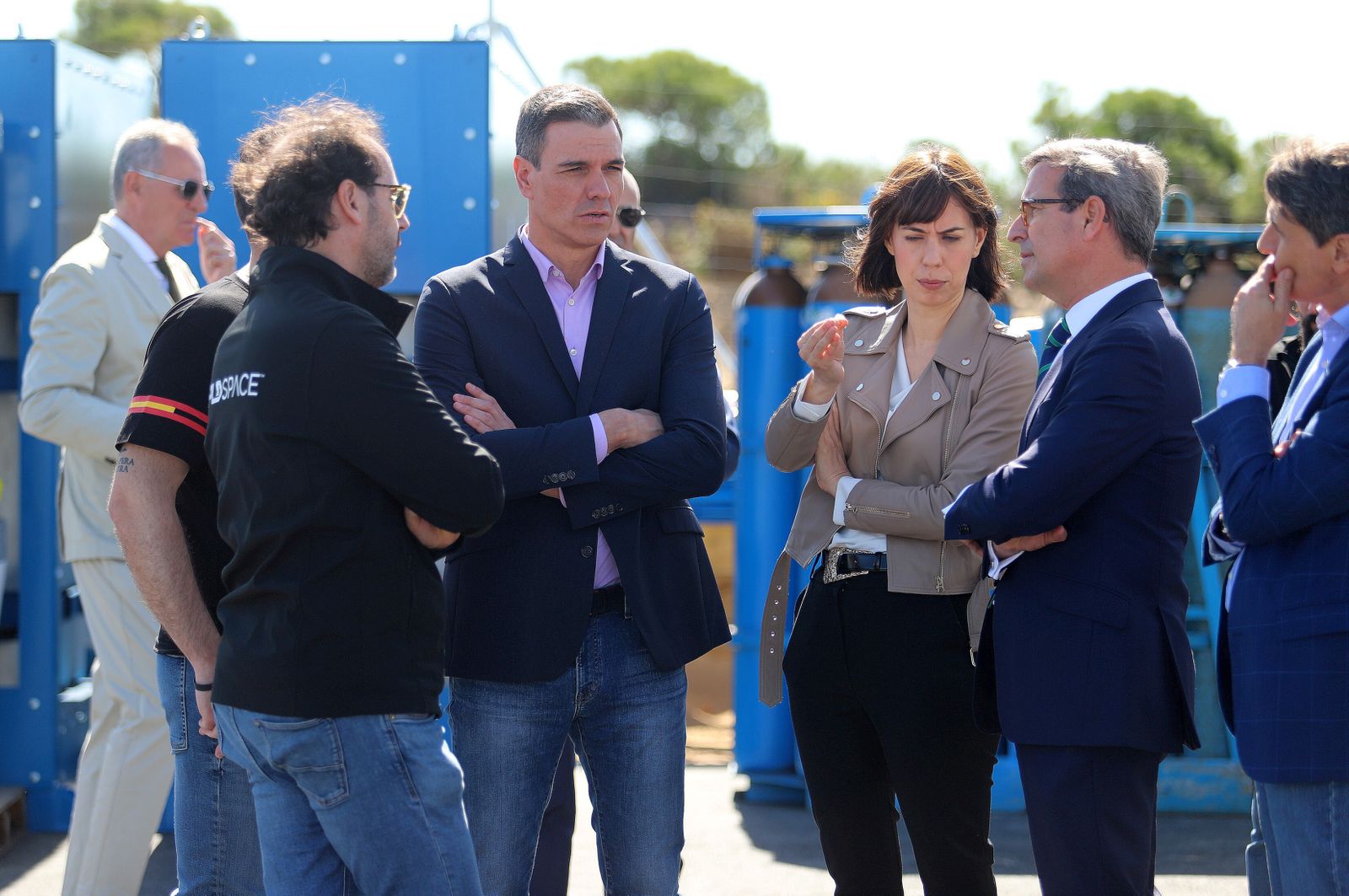 Paradela conversa con el presidente Pedro Sánchez, la ministra Diana Morant y el presidente de PLD Ezequiel Sánchez.