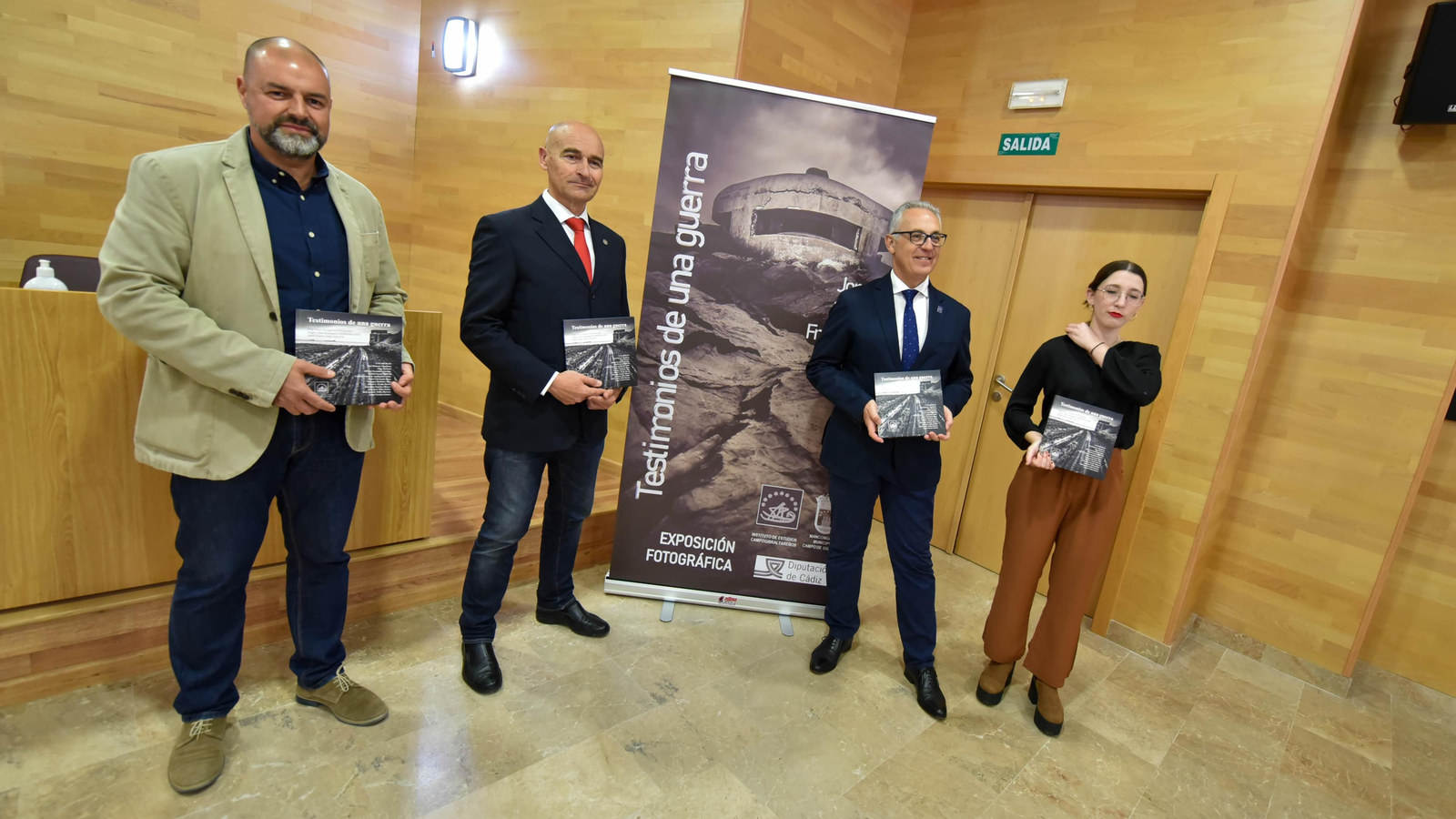 Fotos de la exposición y presentación del libro ' Testimonios de una Guerra'