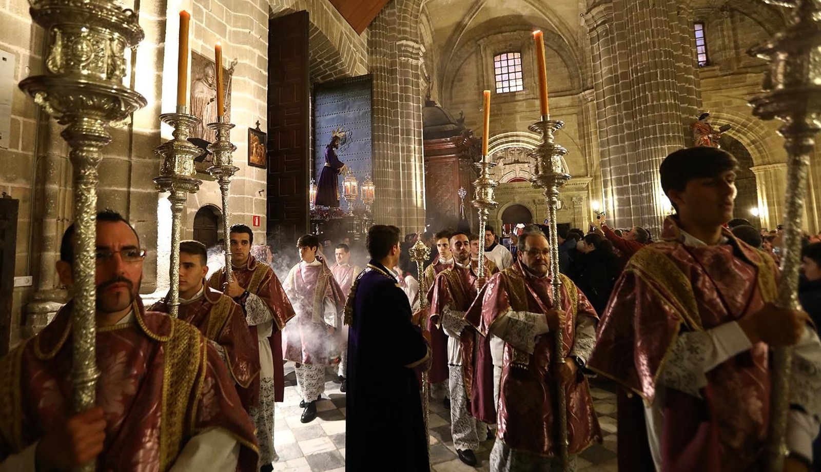 Imágenes del Vía Crucis de la Unión de Hermandades