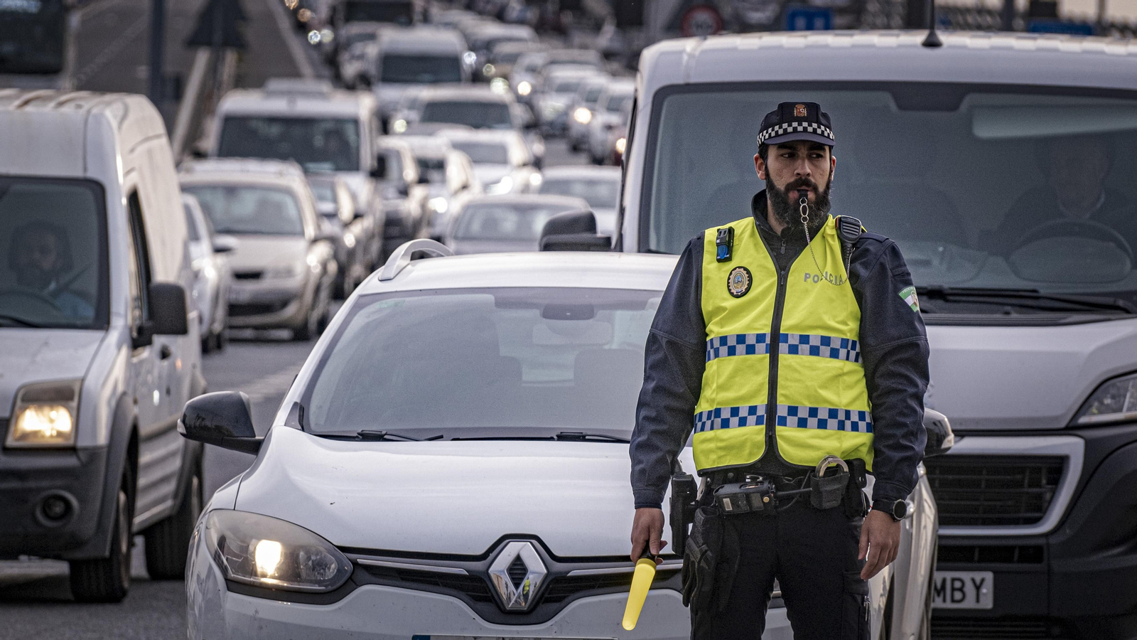 Primera mañana con el Puente Carranza cortado por obras