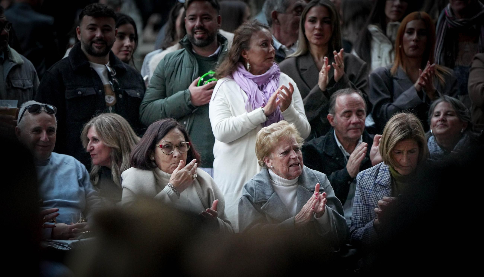 Imágenes del gran ambiente el primer día de zambombas en Jerez