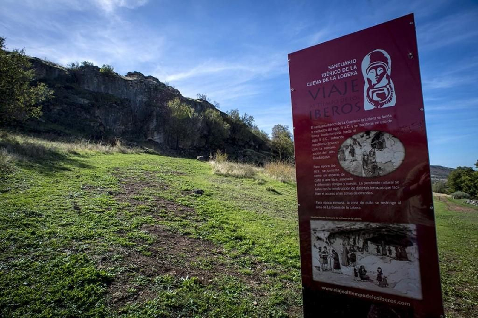 Entrada al Santuario Ibérico de la Cueva de la Lobera.