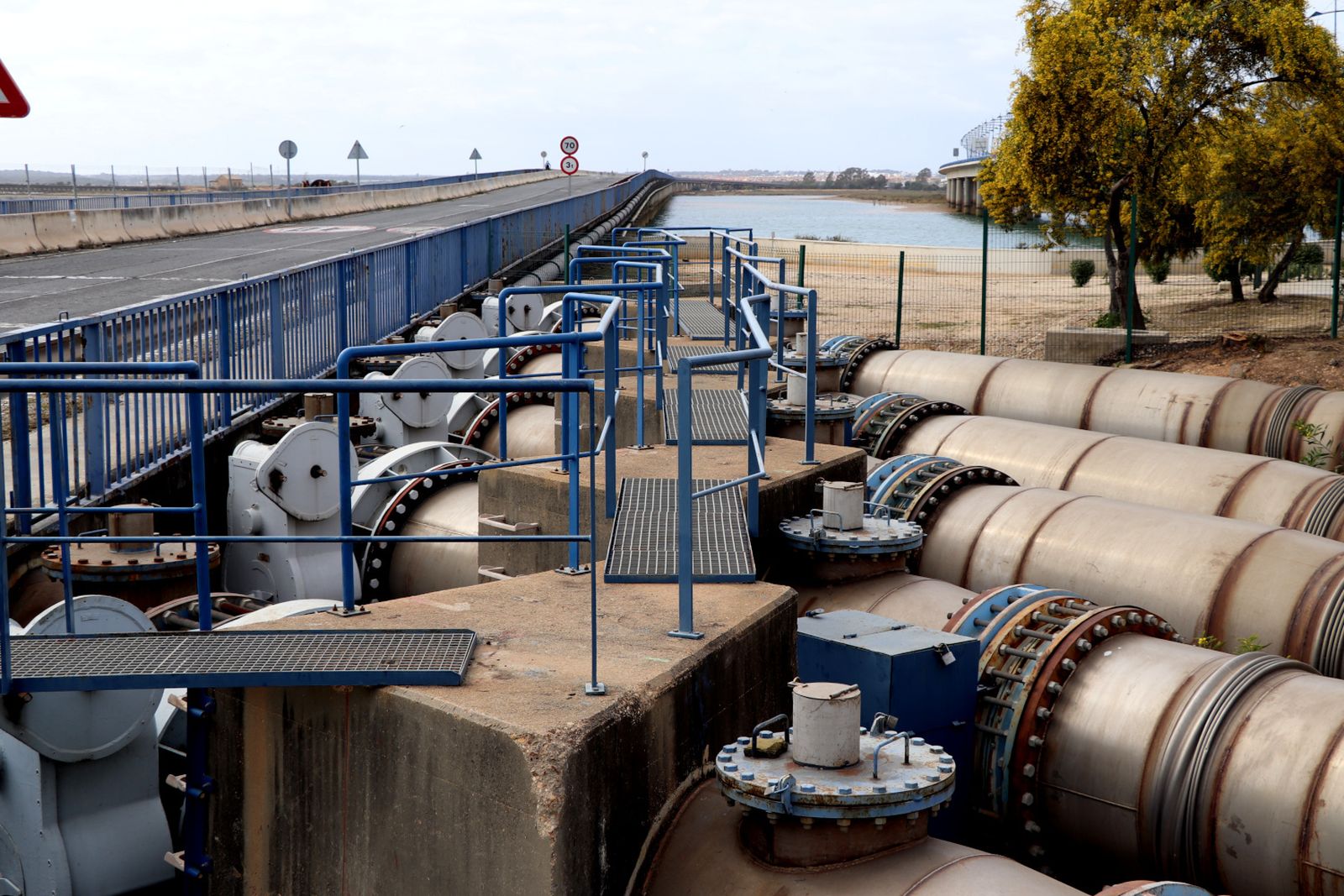 Puente sifón del río Odiel.