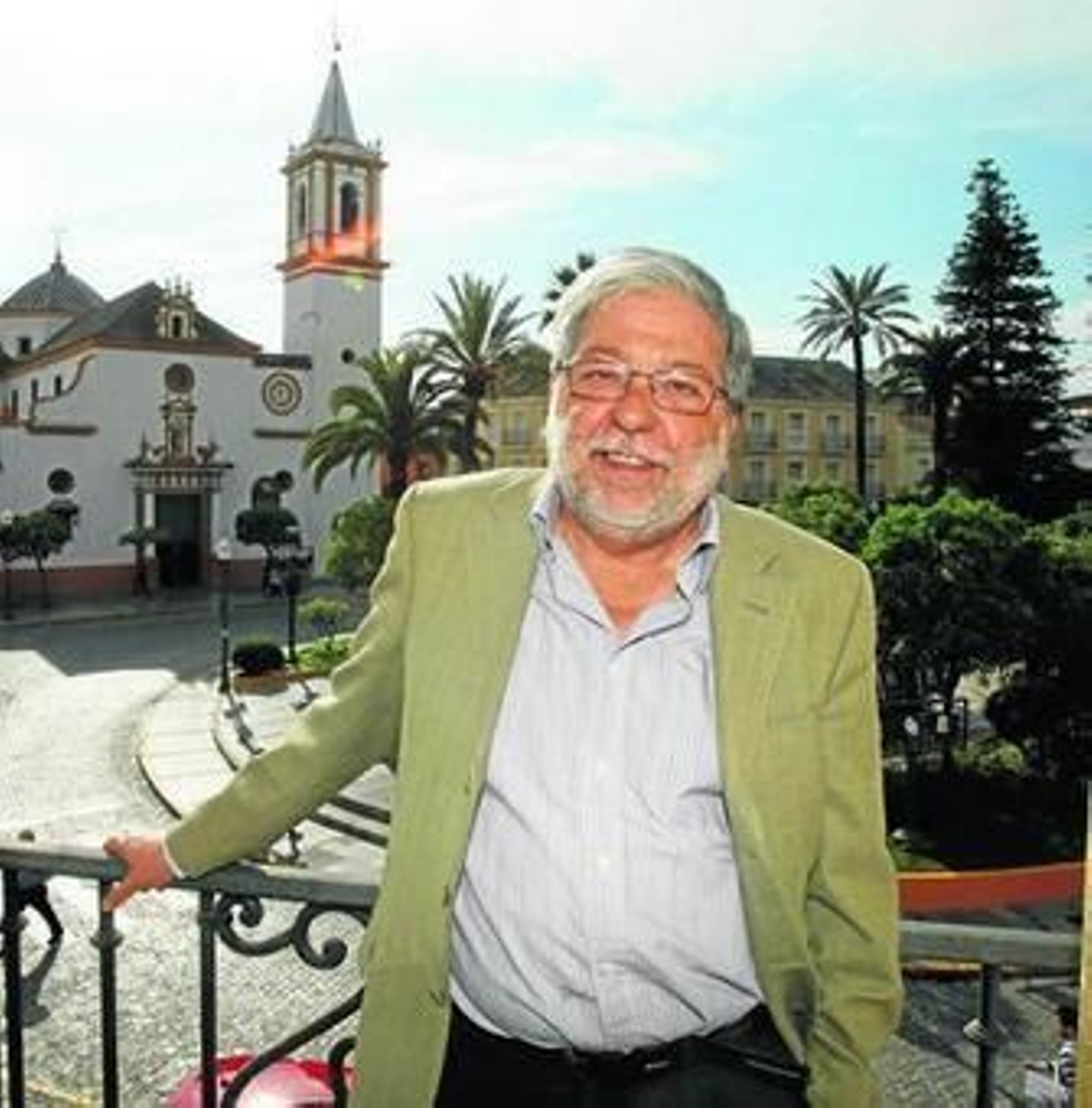 Francisco Toscano, fotografiado en el balcón de su despacho en el Ayuntamiento.