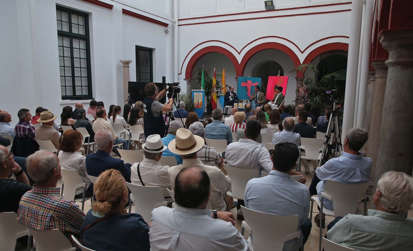 “Ser taurino es progre: veinte años de la alternativa de Vega”, en imágenes