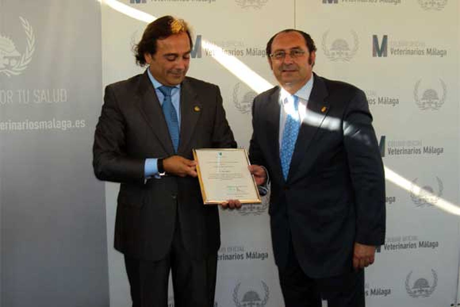 Francisco Javier Herrera, premio 'V de Oro' del Colegio de Veterinarios