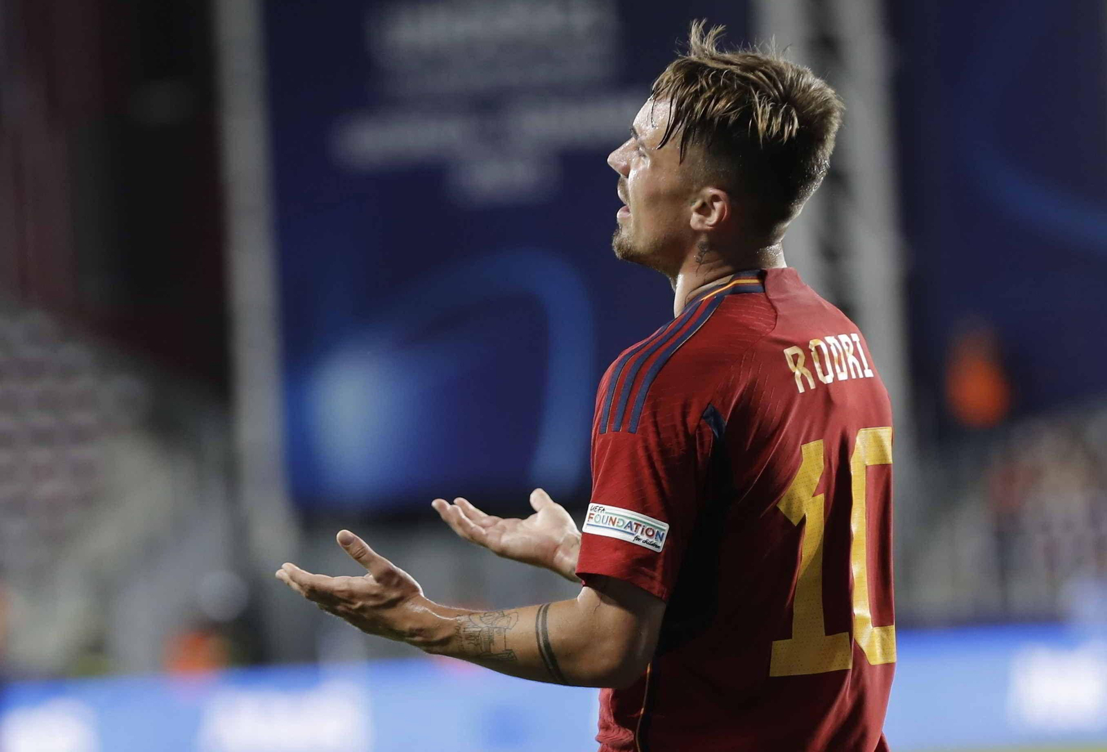 Rodri, en un encuentro del Europeo.