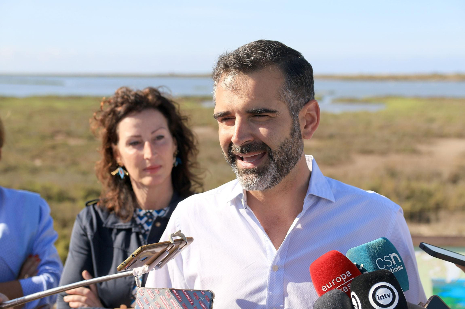 Las imágenes de las Salinas de Cabo de Gata recuperadas y con flamencos