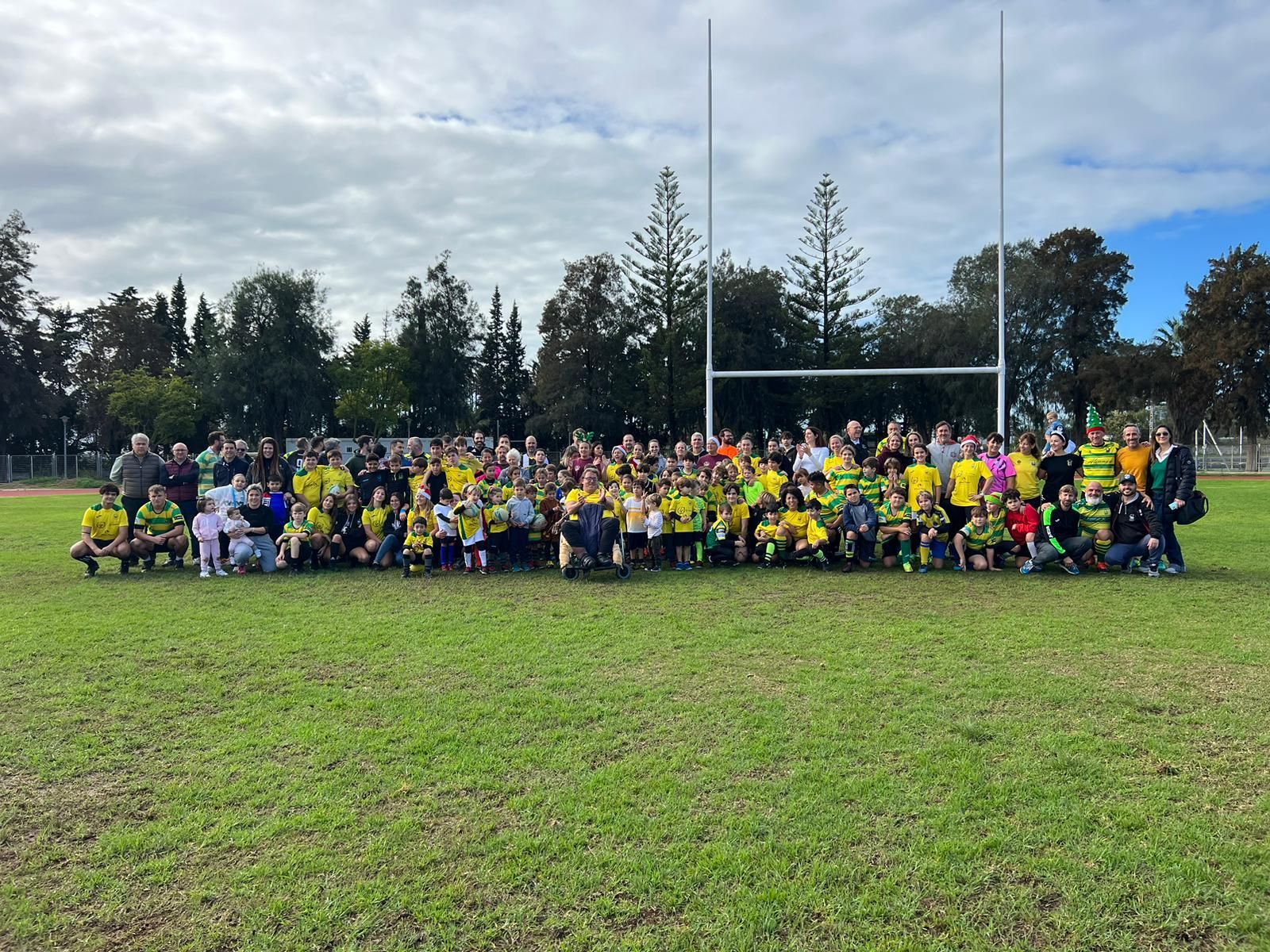 Foto de familia de los participantes en el Torneo Solidario