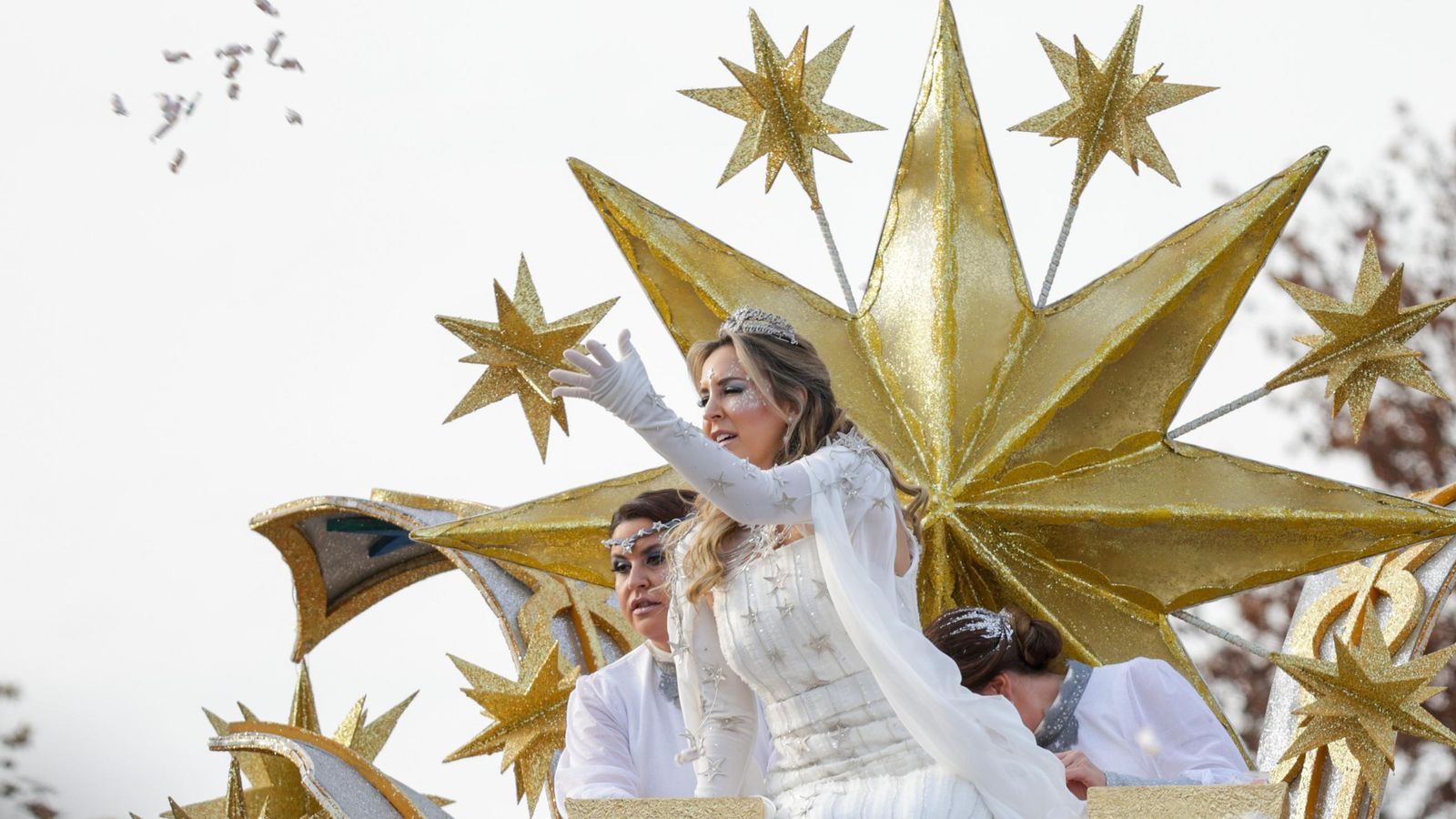 Las fotos de la ínsolita salida de los Reyes Magos del Ateneo un 4 de enero