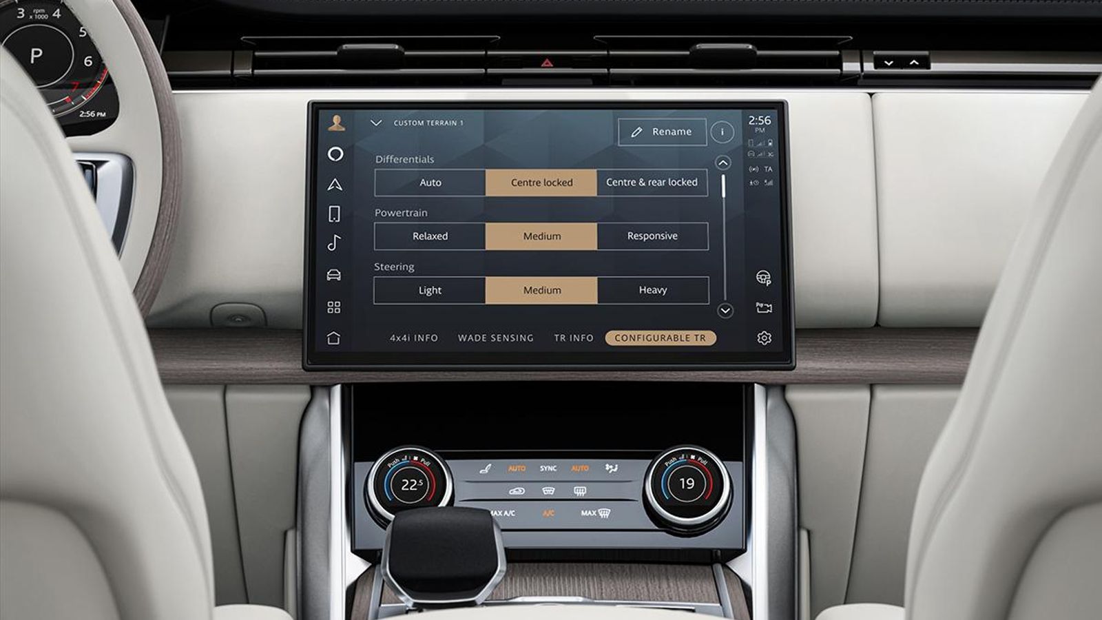 Prácticamente todas las configuraciones de diferentes situaciones de conducción o confort pasan por la pantalla central.  También el control de un equipo de infoentretenimiento del que forma parte la integración de Alexa.