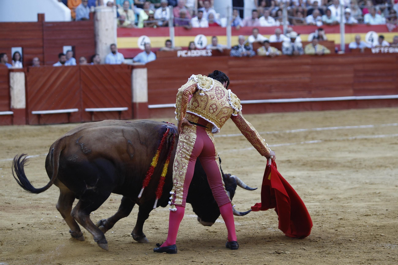Las mejores imágenes de los toreros Fortes, Juan Ortega y David de Miranda en la Feria de Almería 2025