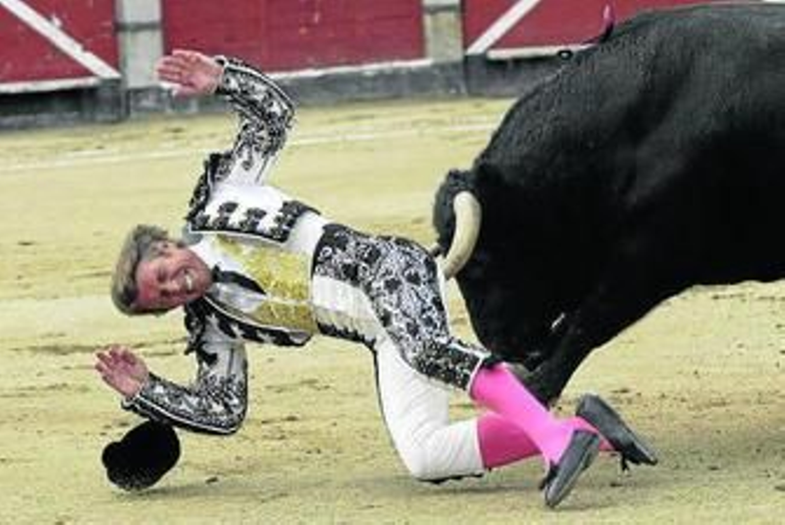 El Cordobés, en la cogida que sufrió en San Sebastián de los Reyes.