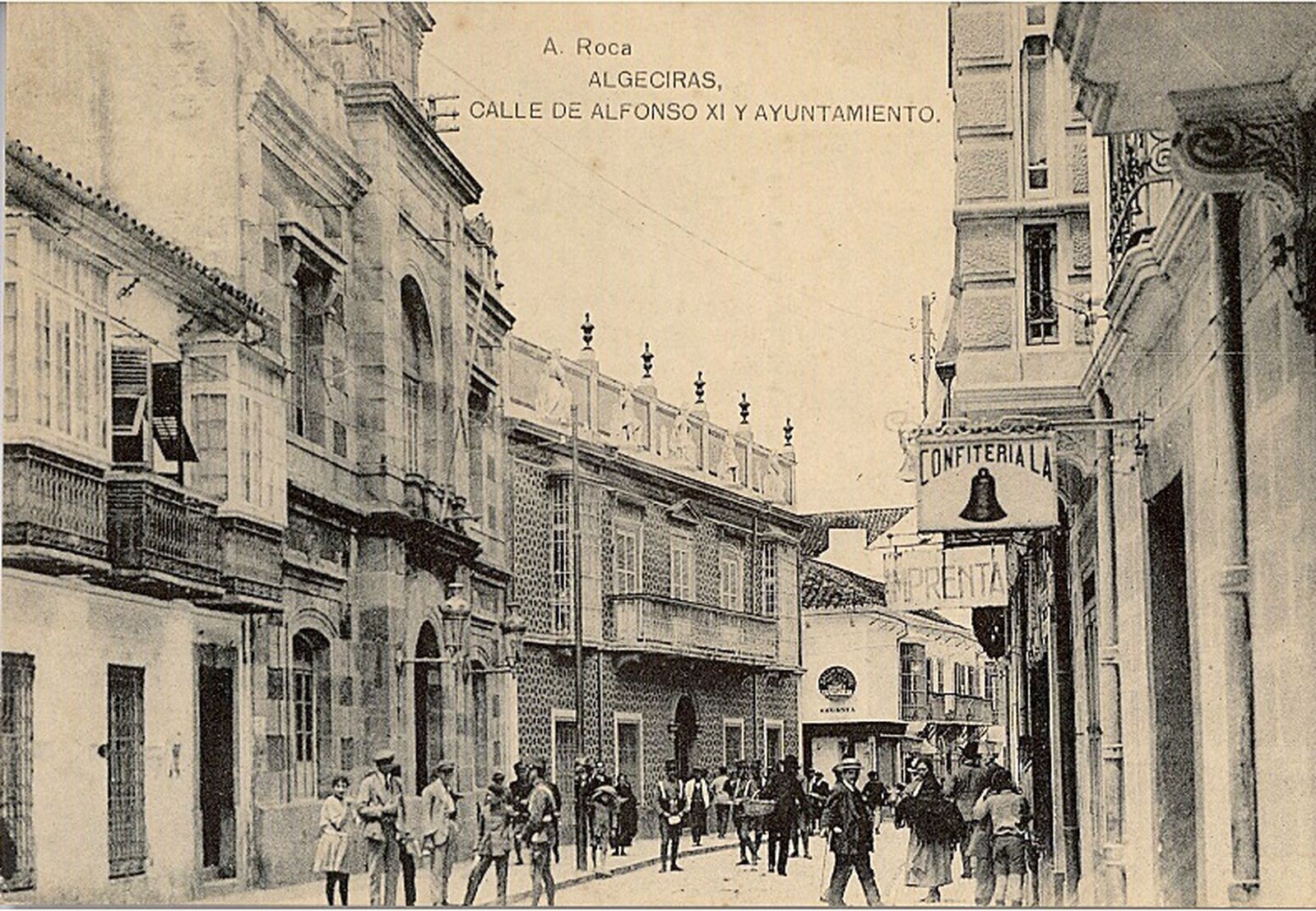 La fachada del Ayuntamiento de Algeciras en una imagen de época.