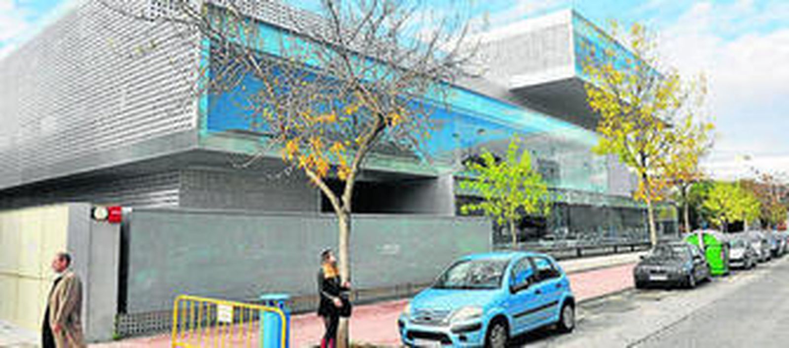 Edificio de la clínica privada ubicado en la Isla de la Cartuja.