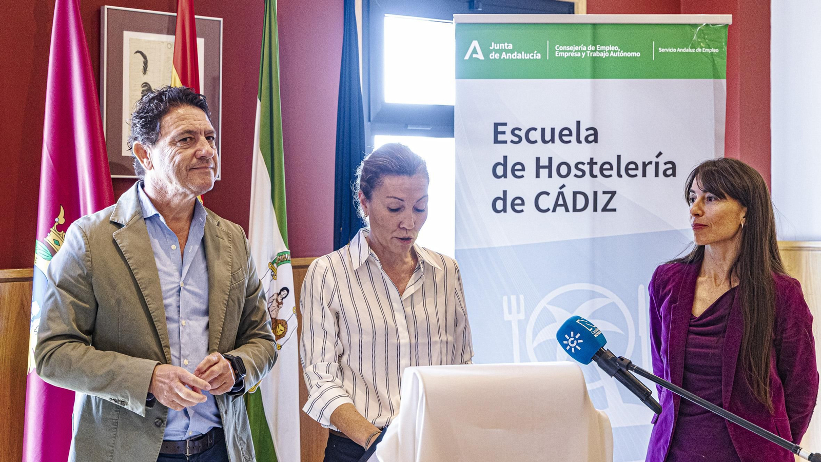 Las imágenes de la jornada sobre un menú del siglo de Oro en la Escuela de Hostelería de Cádiz