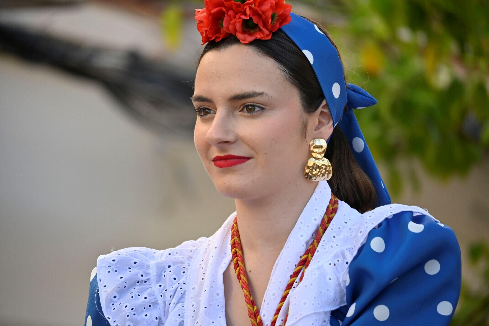 Imágenes de los peregrinos de la Hermandad de Emigrantes en su salida por las calles de Huelva